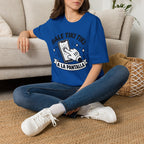 T-Shirt — 'Dale Tiki Tiki! A La Pantalla' Funny Spanish Phone-Press Graphic Tee