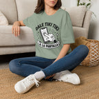 T-Shirt — 'Dale Tiki Tiki! A La Pantalla' Funny Spanish Phone-Press Graphic Tee